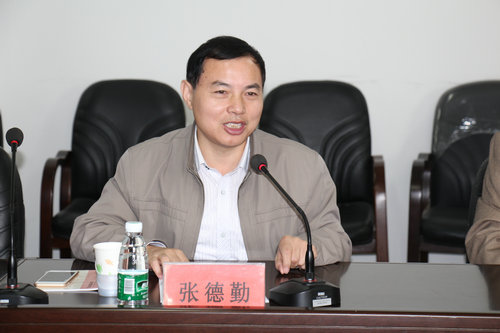 张德勤院长介绍了机材学院的基本情况,结合机材学院培养第一批卓越